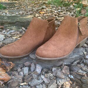 NEW! Ladies Booties by Arizona Jean Co